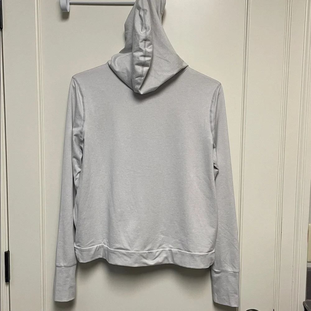 Vuori Women's Halo Hoodie - Picture 4 of 6